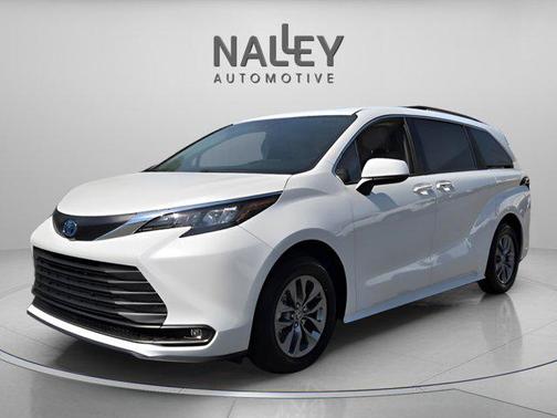 2025 Toyota Sienna XLE