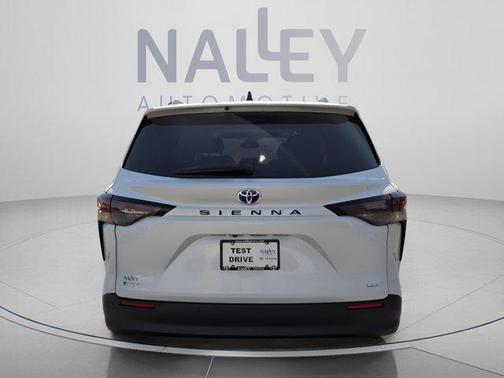 2025 Toyota Sienna XLE