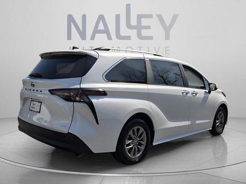 2025 Toyota Sienna XLE