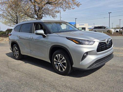 Celestial Silver Metallic 2023 Toyota Highlander Platinum