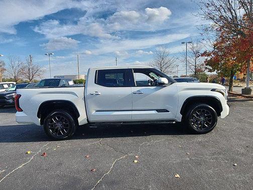 2022 Toyota Tundra Hybrid Platinum