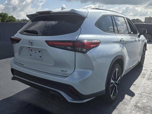 2022 Toyota Highlander XSE