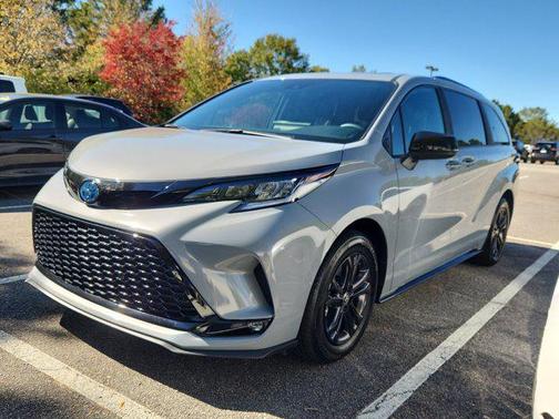 2025 Toyota Sienna XSE 7 Passenger