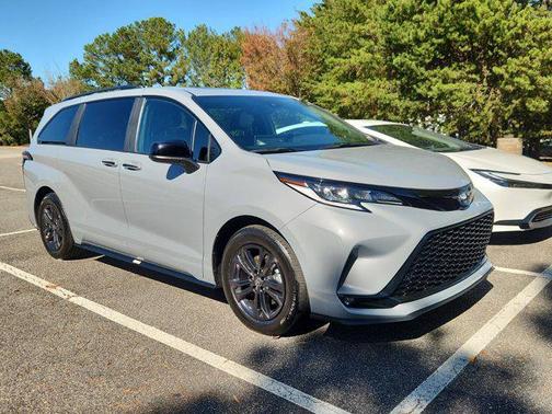 2025 Toyota Sienna XSE 7 Passenger
