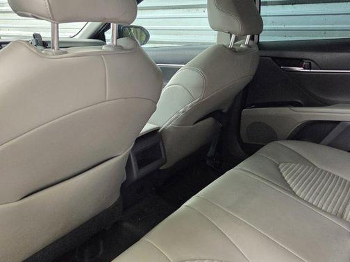 Super White 2020 Toyota Camry SE