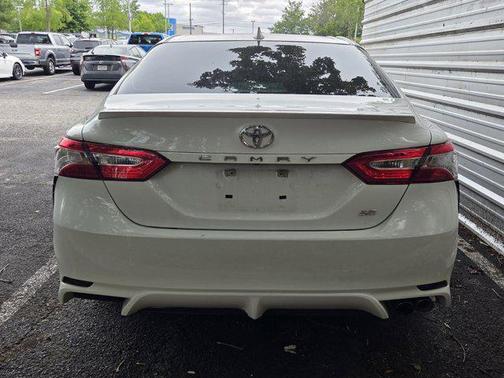 Super White 2020 Toyota Camry SE