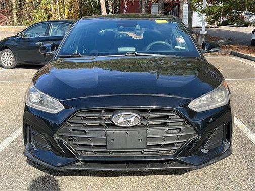 2019 Hyundai Veloster 2