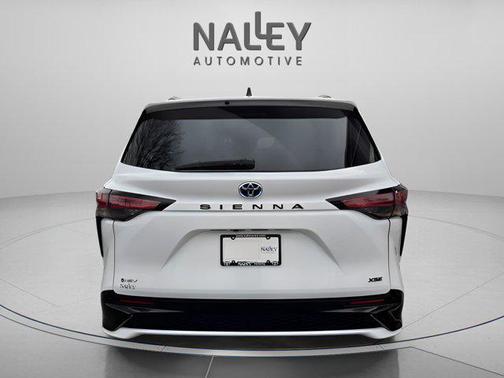 2025 Toyota Sienna XSE 7 Passenger