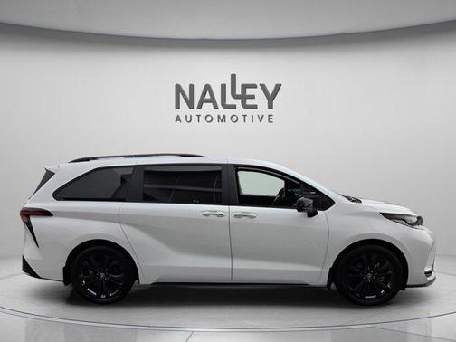 2025 Toyota Sienna XSE 7 Passenger