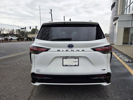 2025 Toyota Sienna XSE 7 Passenger