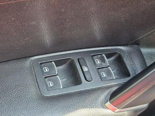 Platinum Gray Metallic 2019 Volkswagen Atlas 3.6L SE