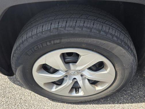 Silver Sky Metallic 2022 Toyota RAV4 LE