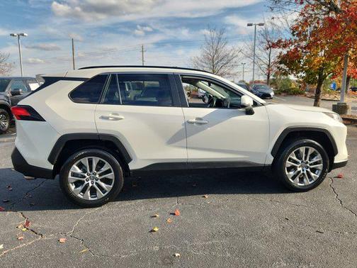 2021 Toyota RAV4 XLE Premium