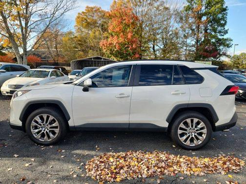 2021 Toyota RAV4 XLE Premium