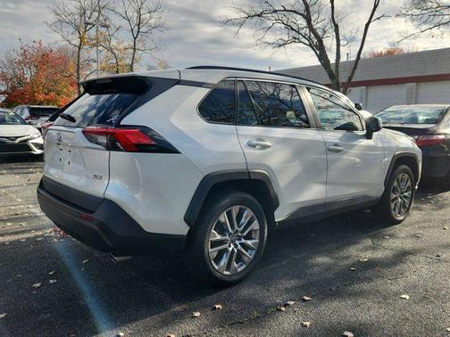 2021 Toyota RAV4 XLE Premium