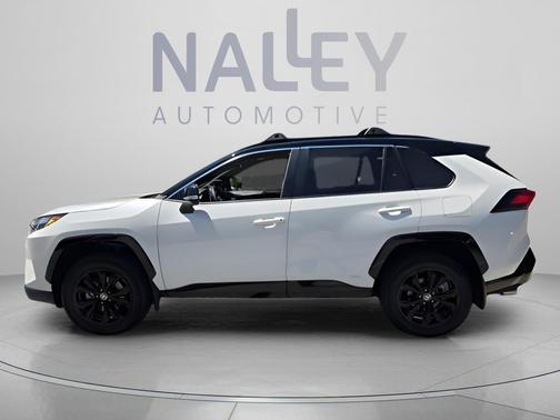 Blizzard Pearl/Midnight Black Metallic 2022 Toyota RAV4 Hybrid SE