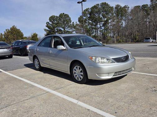 2005 Toyota Camry LE