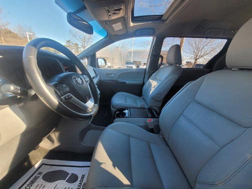 2015 Toyota Sienna XLE