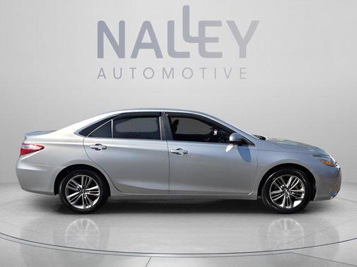 Celestial Silver Metallic 2017 Toyota Camry XLE