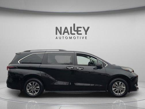 2024 Toyota Sienna XLE