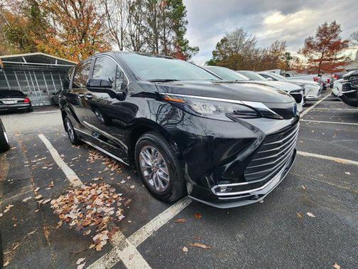 2024 Toyota Sienna XLE