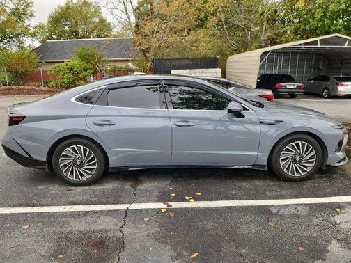 2024 Hyundai SONATA Hybrid Limited