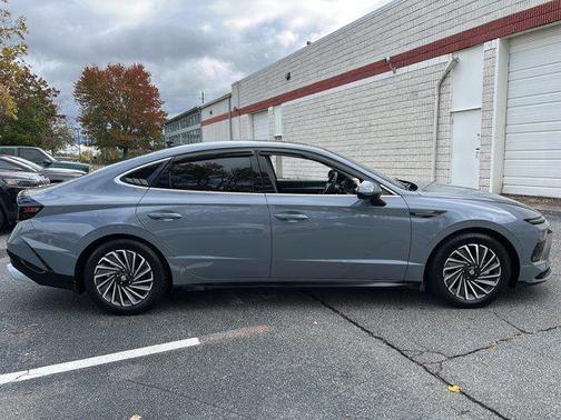 2024 Hyundai SONATA Hybrid Limited