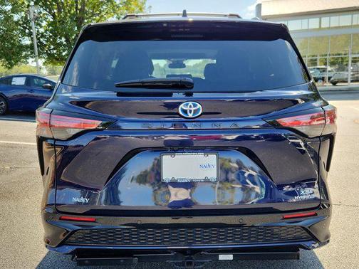2023 Toyota Sienna XSE 7 Passenger