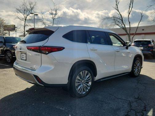 2020 Toyota Highlander Hybrid Platinum