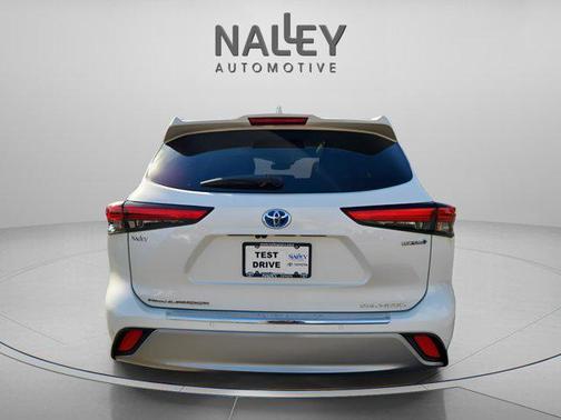 2020 Toyota Highlander Hybrid Platinum