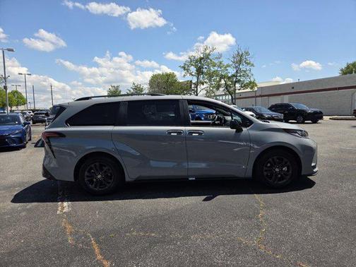 Cement 2025 Toyota Sienna XSE 7 Passenger
