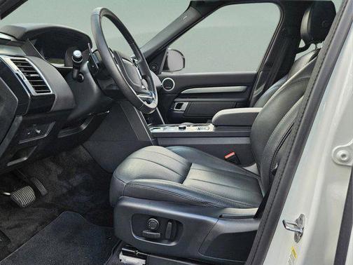 2020 Land Rover Discovery Landmark Edition