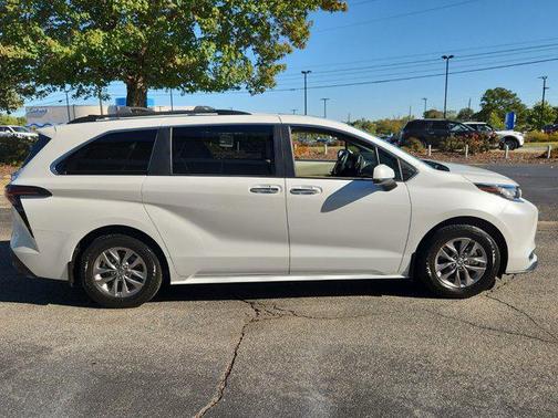 2023 Toyota Sienna XLE 7 Passenger