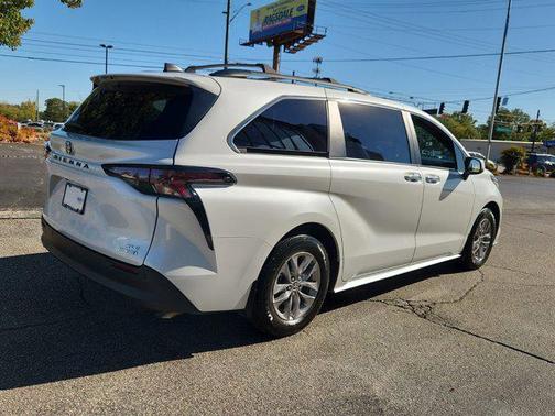 2023 Toyota Sienna XLE 7 Passenger