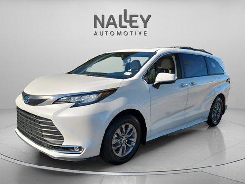 2023 Toyota Sienna XLE 7 Passenger