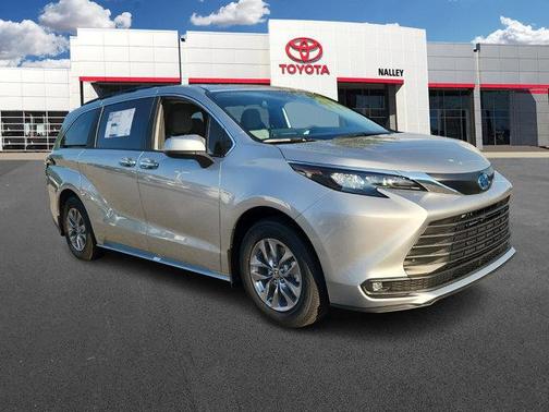 2025 Toyota Sienna XLE 8 Passenger