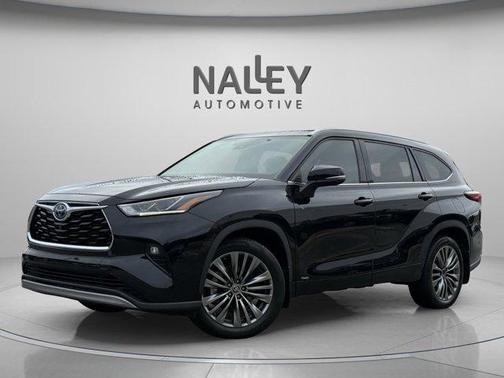 2022 Toyota Highlander Hybrid Platinum
