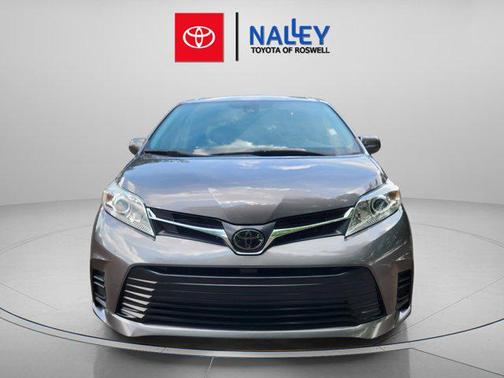 2018 Toyota Sienna LE