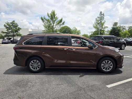Sunset Bronze Mica 2021 Toyota Sienna XLE 8 Passenger