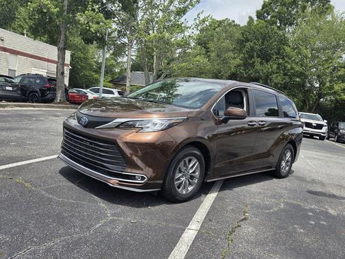 Sunset Bronze Mica 2021 Toyota Sienna XLE 8 Passenger