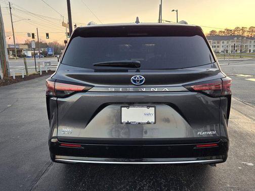 2025 Toyota Sienna Platinum