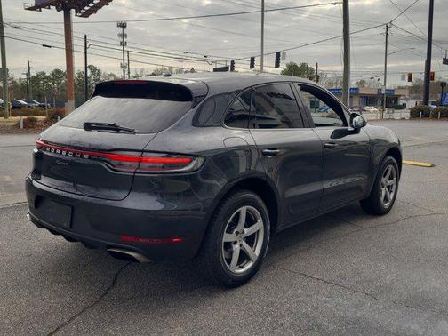 2020 Porsche Macan Base