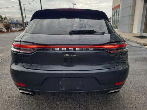 2020 Porsche Macan Base