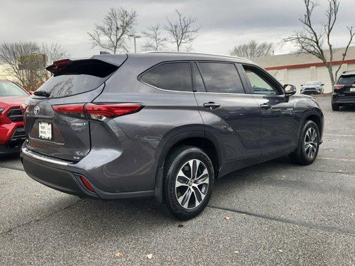 2021 Toyota Highlander Hybrid XLE