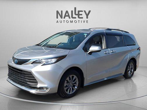 2021 Toyota Sienna XLE 8 Passenger