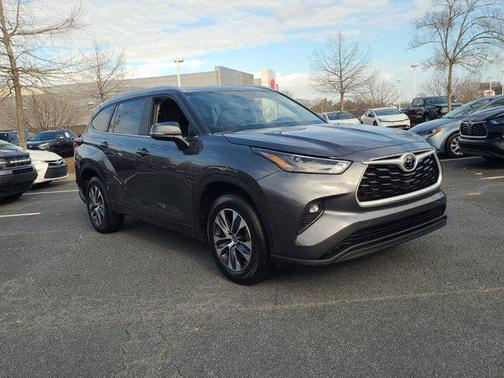 2024 Toyota Highlander XLE