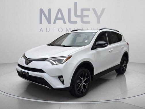 Super White 2018 Toyota RAV4 SE
