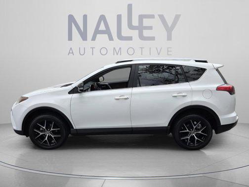 Super White 2018 Toyota RAV4 SE