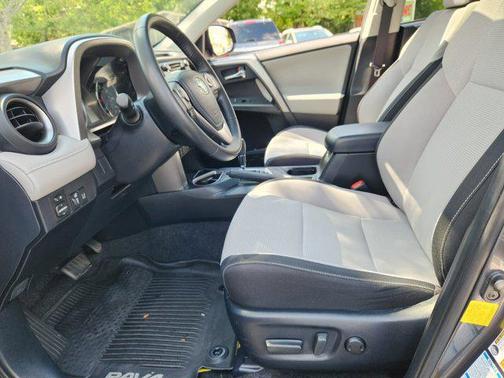 2018 Toyota RAV4 Hybrid LE