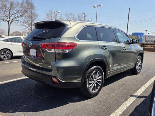 2018 Toyota Highlander SE